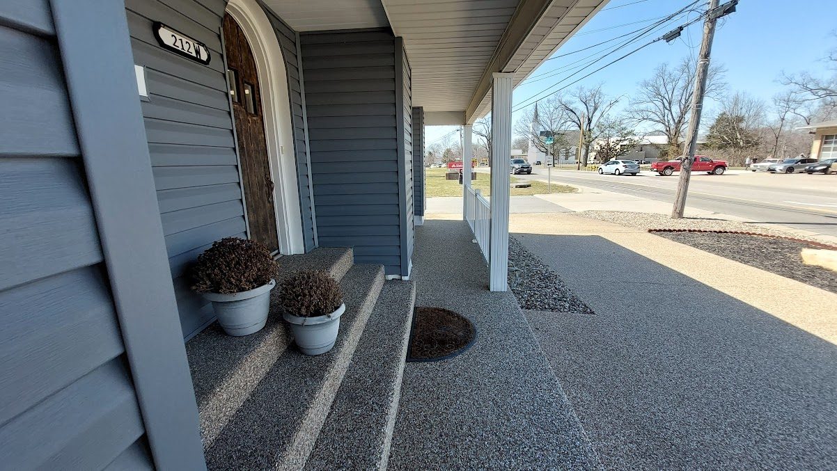 The house at 212 W. Pearce Blvd before renovation (4 of 4)